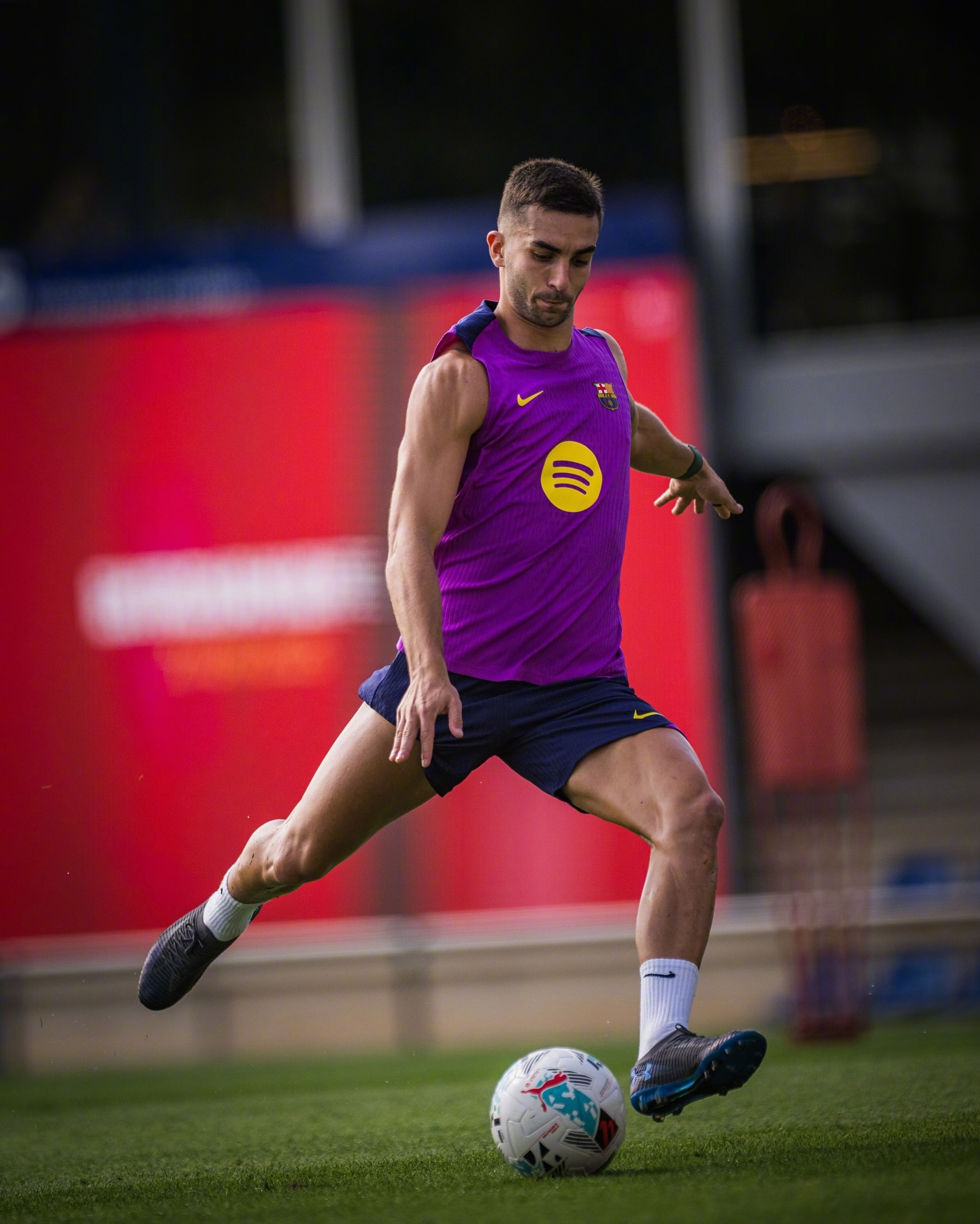 皇家社会发布备战花絮，集结日强势反弹，荷甲任务艰巨，年轻球员得到机会的简单介绍